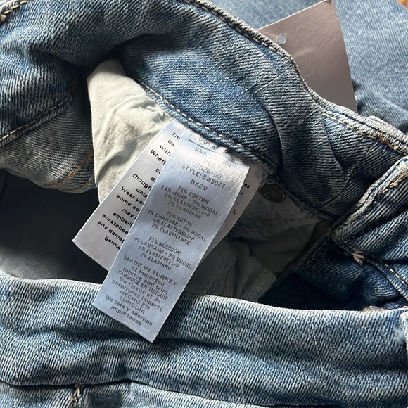 Good American Good Waist Jeans (8/29) - FINAL SALE - Picture 4 of 5